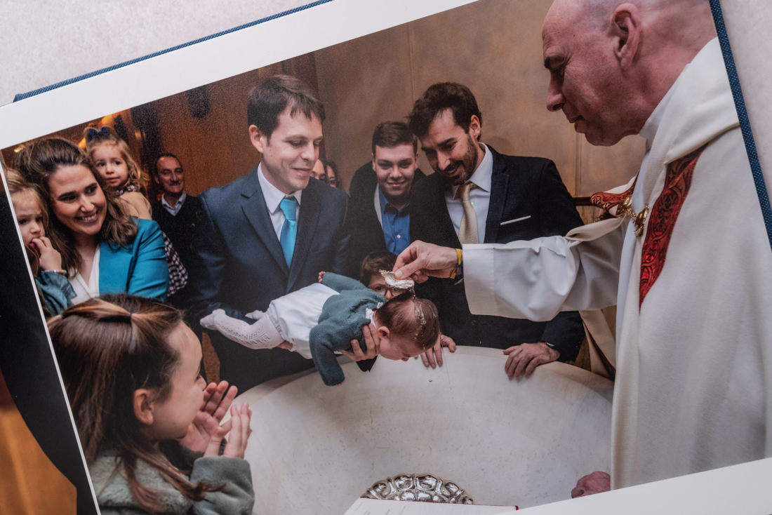 album de fotos de bautizo en pozuelo, parroquia nuestra señora del carmen